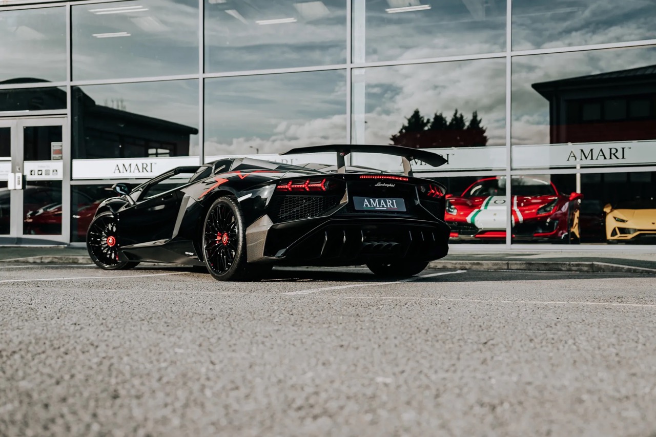 2016 Lamborghini Aventador SV Roadster, 14/43