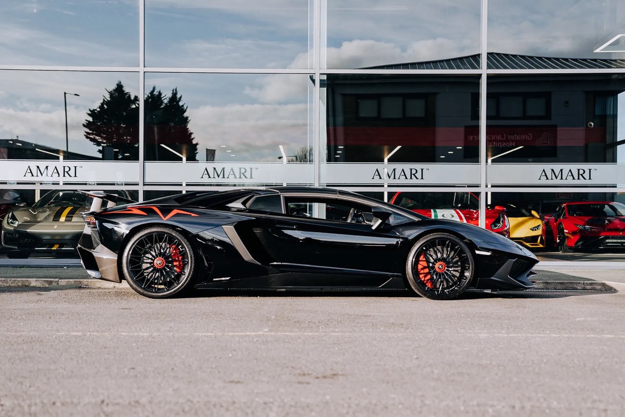 2016 Lamborghini Aventador SV Roadster, 18/43