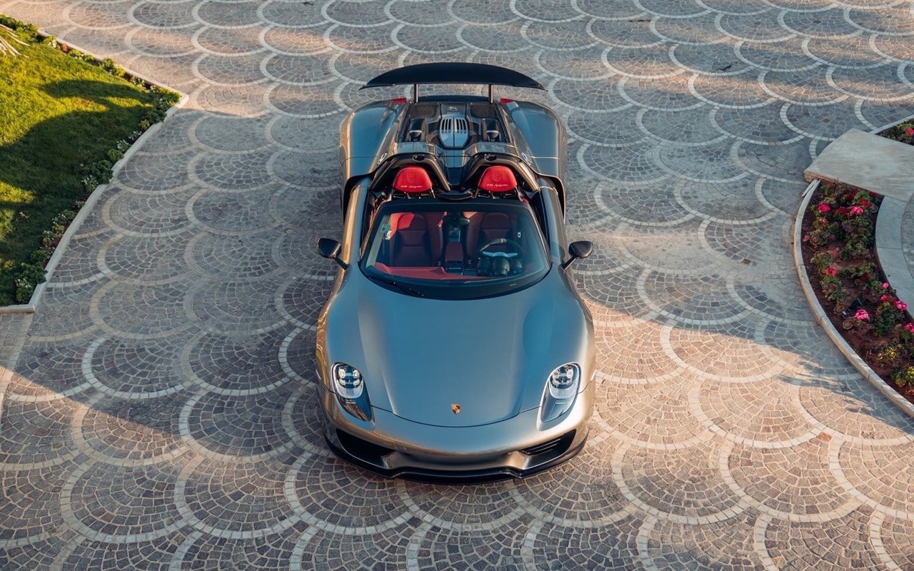 2015 Porsche 918 Spyder Weissach Package, 4/20
