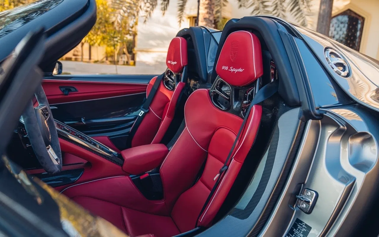 2015 Porsche 918 Spyder Weissach Package interior, seats, Garnet Red with Silver Piping