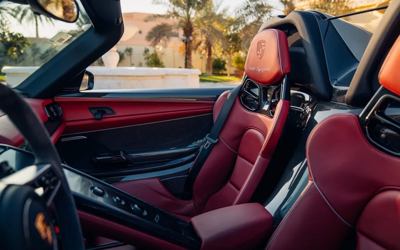 2015 Porsche 918 Spyder Weissach Package interior, seats, Garnet Red with Silver Piping