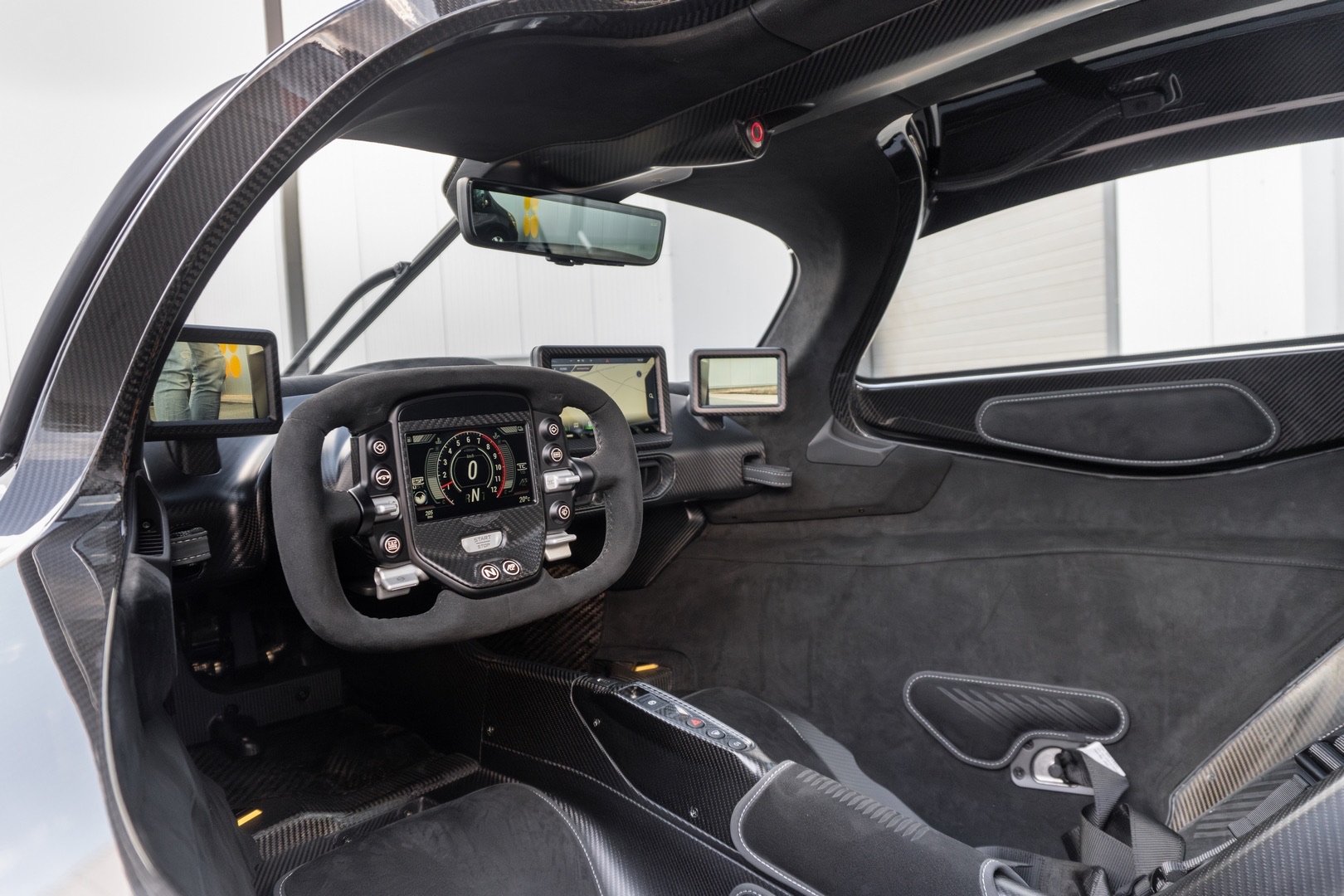 2022 Aston Martin Valkyrie, 8/40
