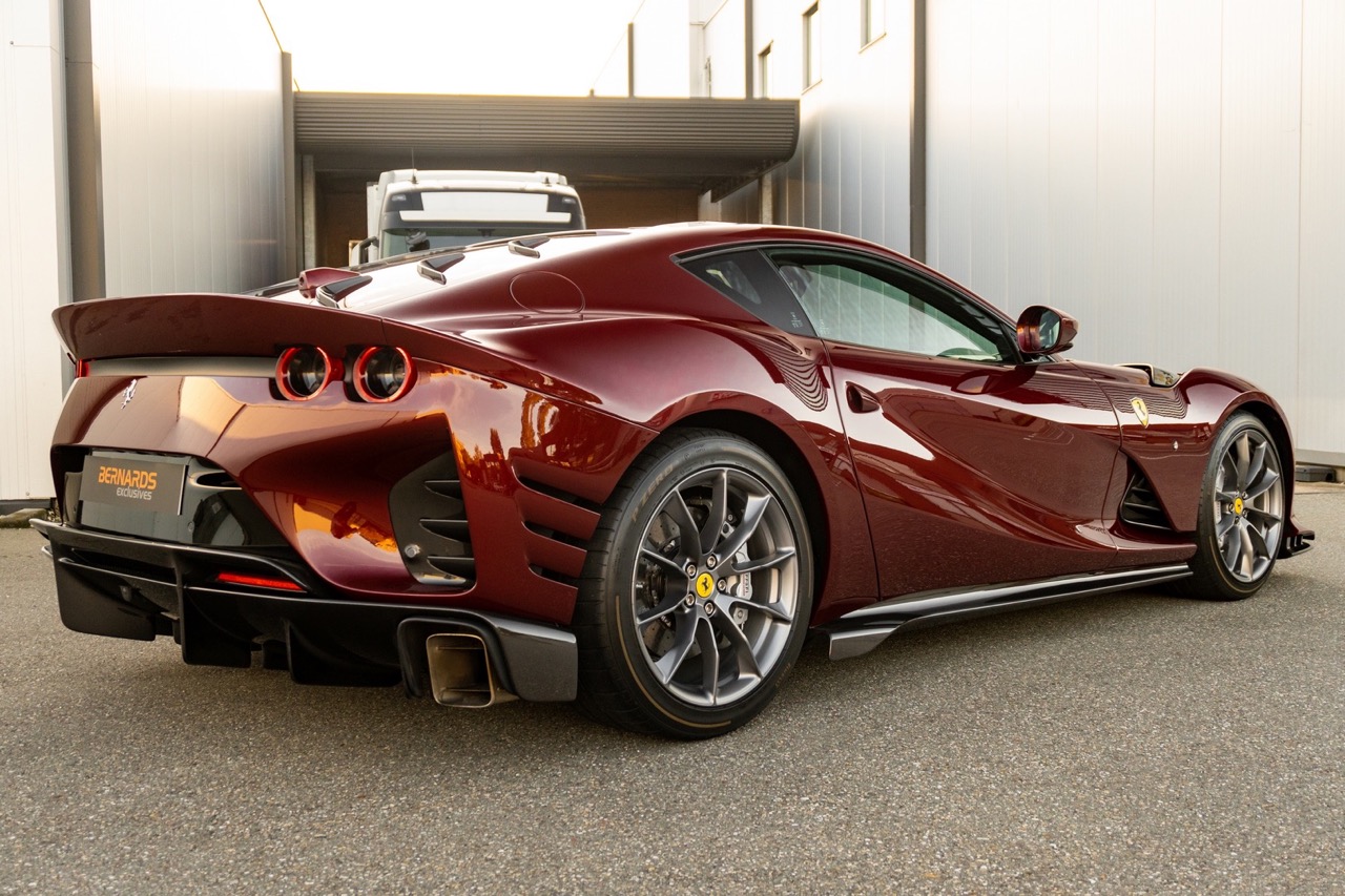 2022 Ferrari 812 Competizione – Rosso Rubino, 2/25