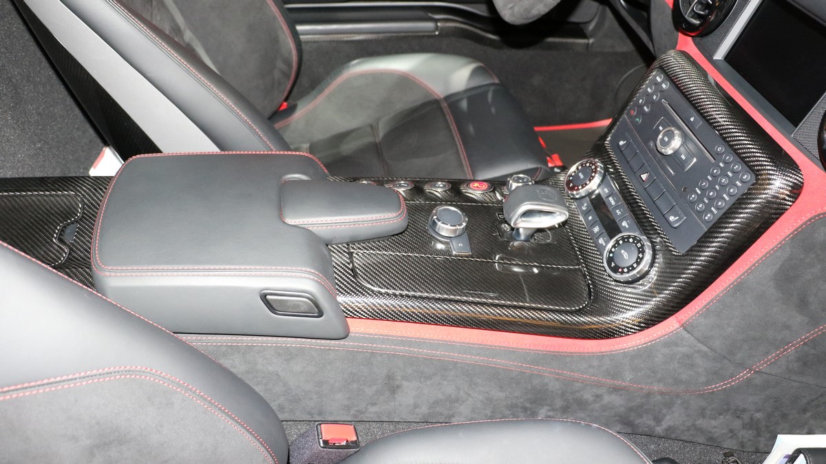 2014 Mercedes-Benz SLS AMG Black Series, 16/17