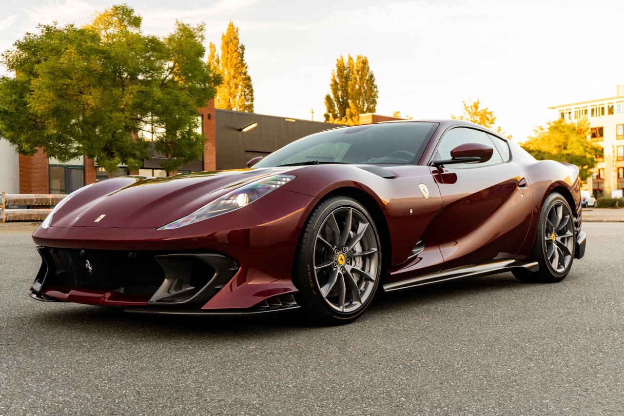 2022 Ferrari 812 Competizione – Rosso Rubino, 15/25