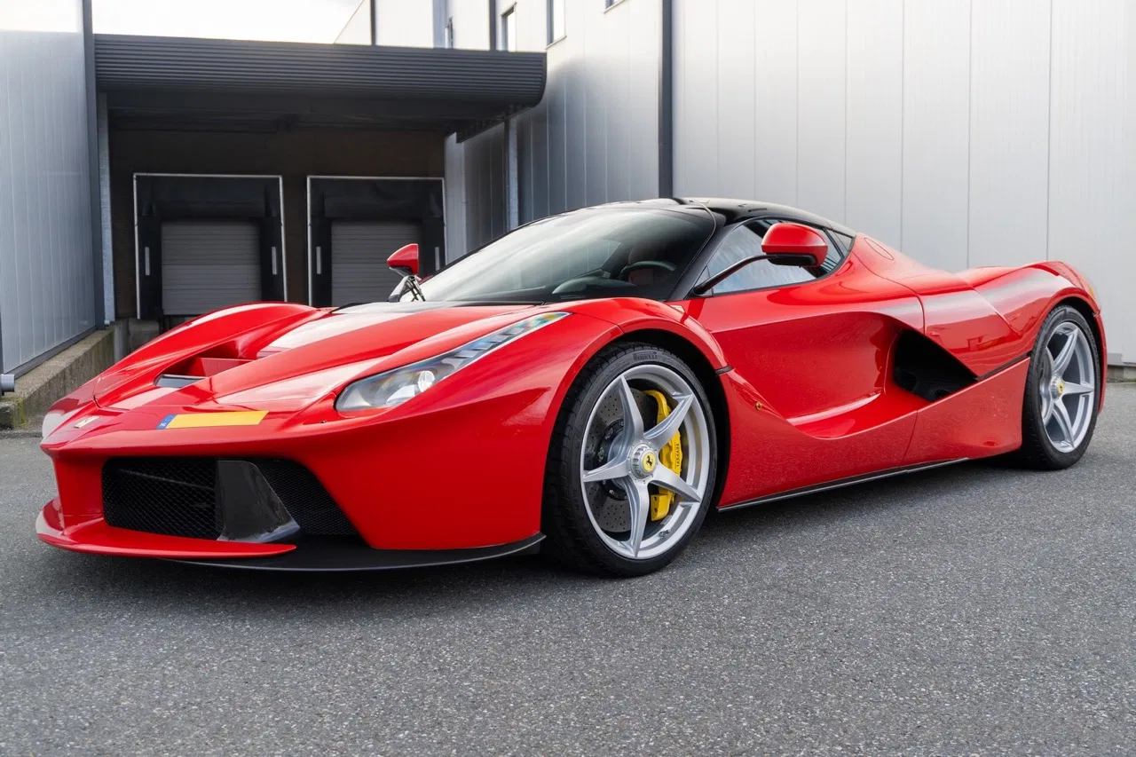2014 Ferrari LaFerrari for sale, front three-quarter view, Rosso Corsa