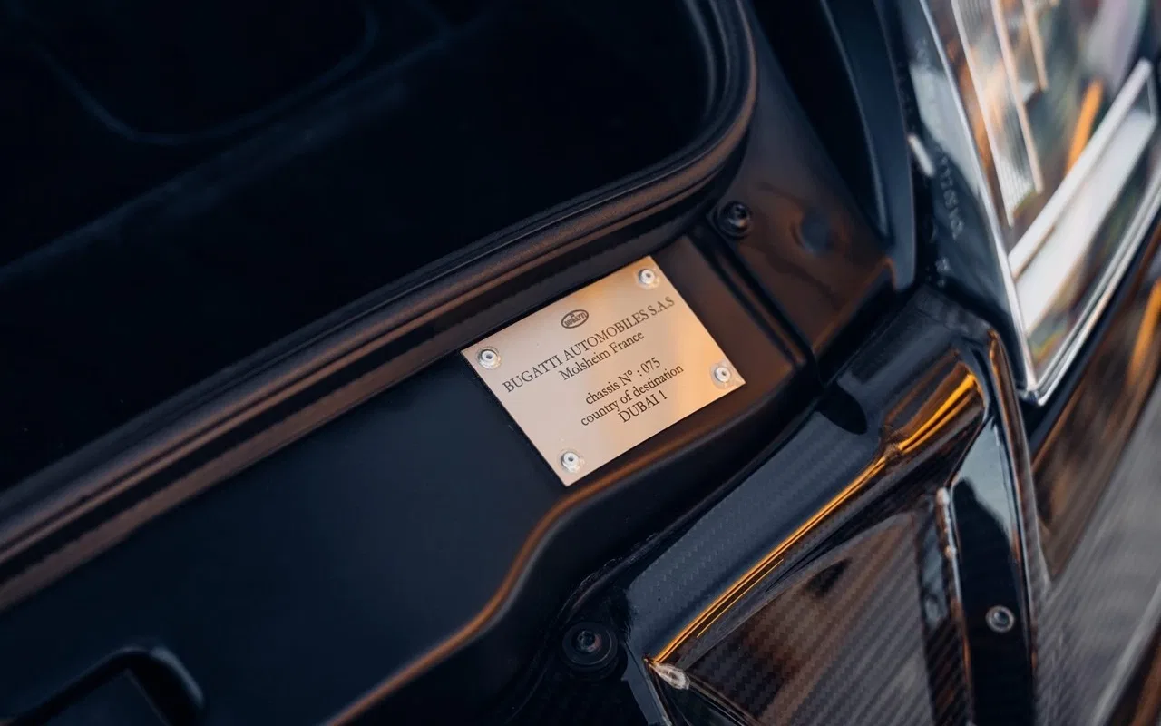 2015 Bugatti Veyron 16.4 Grand Sport Vitesse interior, door sill, Dark Grey Leather with Red Stitching