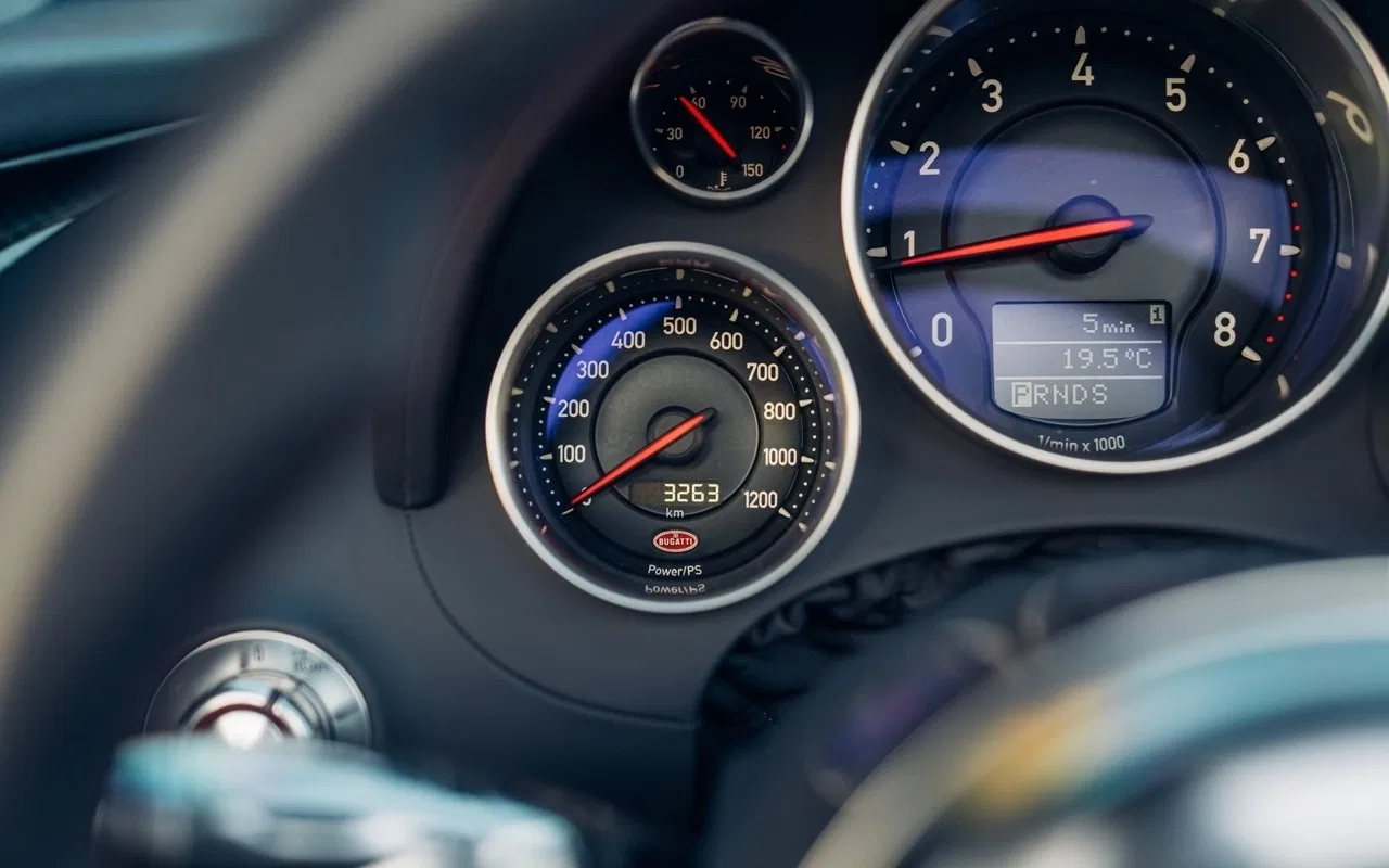 2015 Bugatti Veyron 16.4 Grand Sport Vitesse interior, Dark Grey Leather with Red Stitching