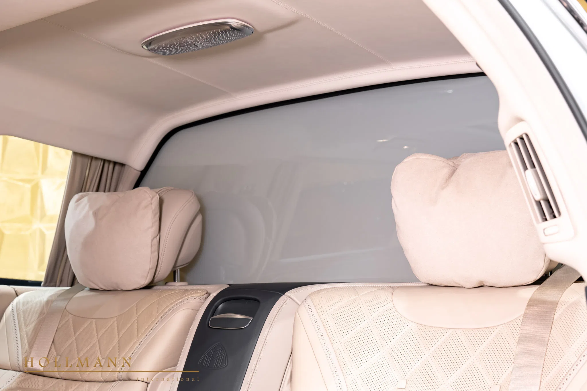 2024 Mercedes-Maybach S 650 Pullman interior, door panel, Leather Beige