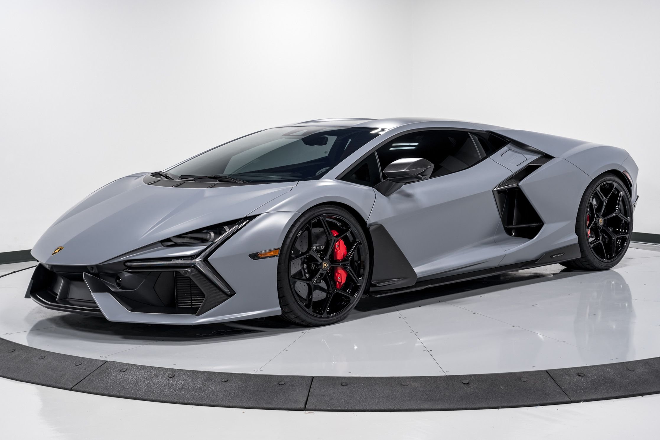 2024 Lamborghini Revuelto