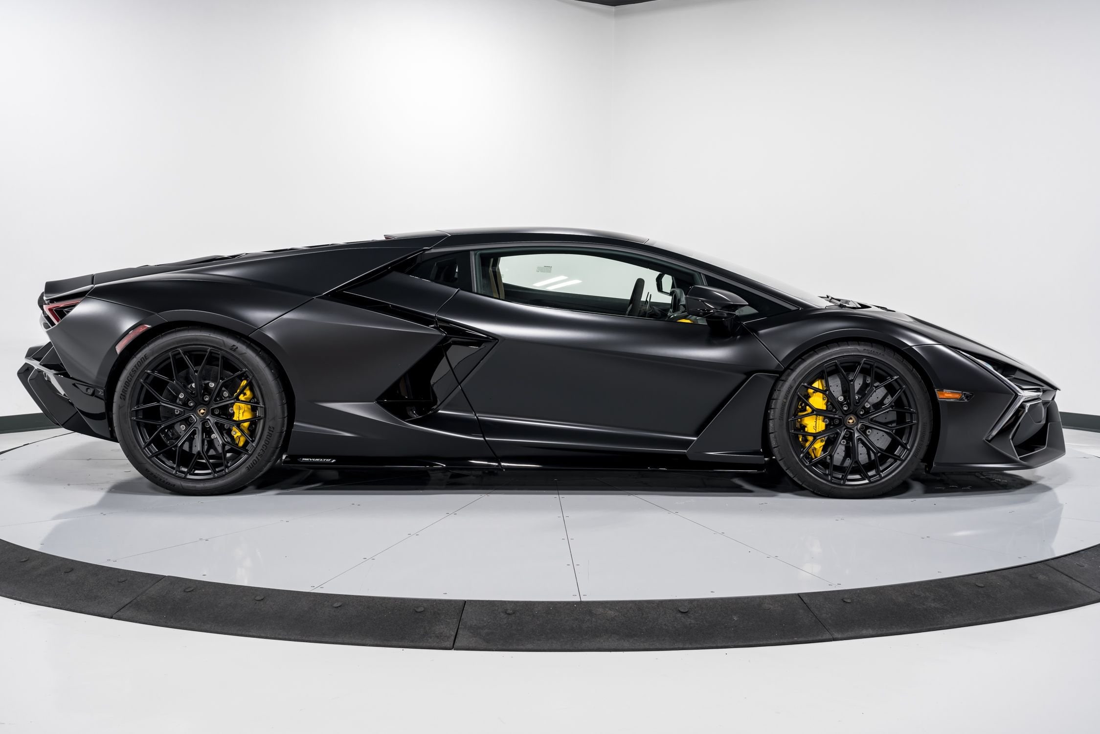 2024 Lamborghini Revuelto, 6/20