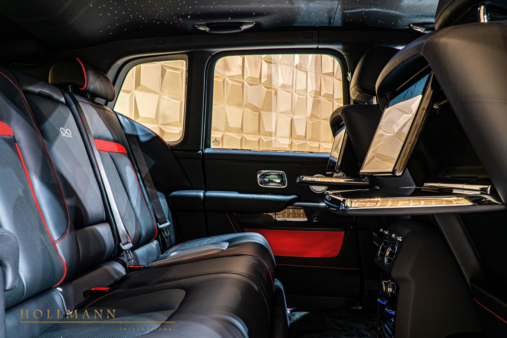 2020 Rolls-Royce Cullinan Black Badge, 10/19