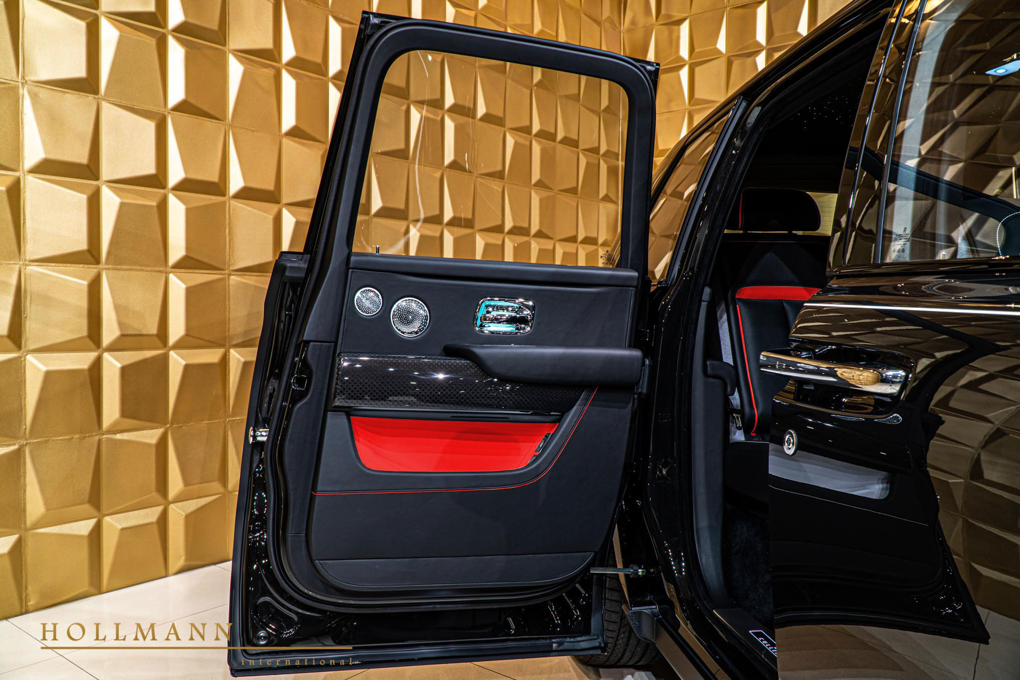 2020 Rolls-Royce Cullinan Black Badge, 12/19
