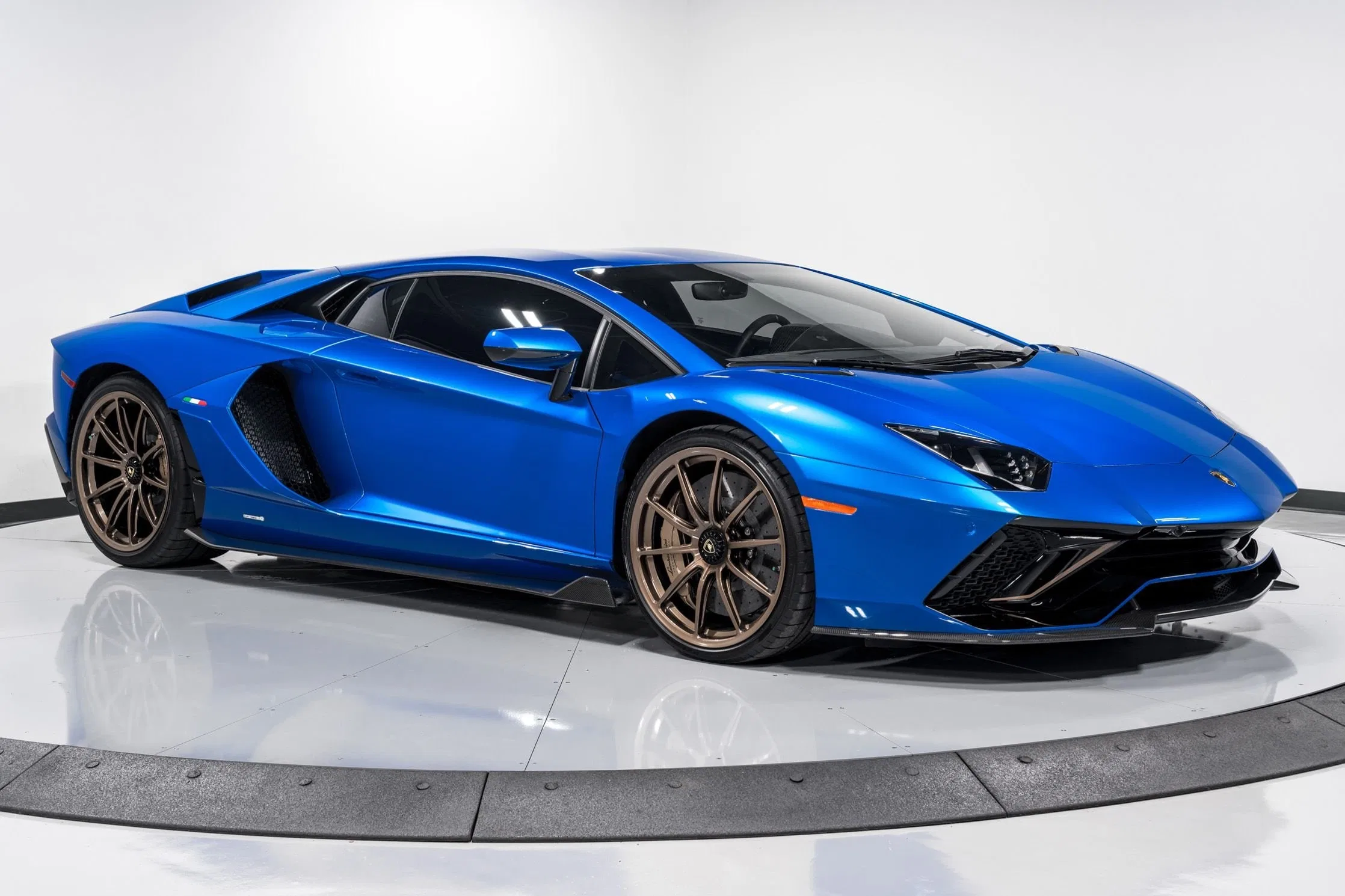2022 Lamborghini Aventador Ultimae