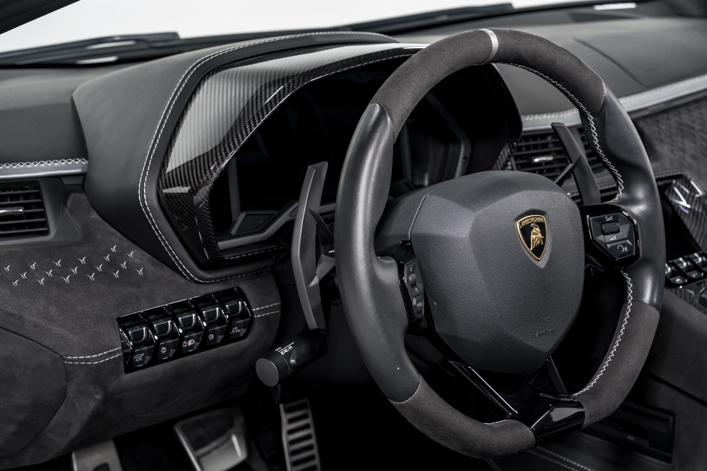 2022 Lamborghini Aventador Ultimae Roadster, 5/39