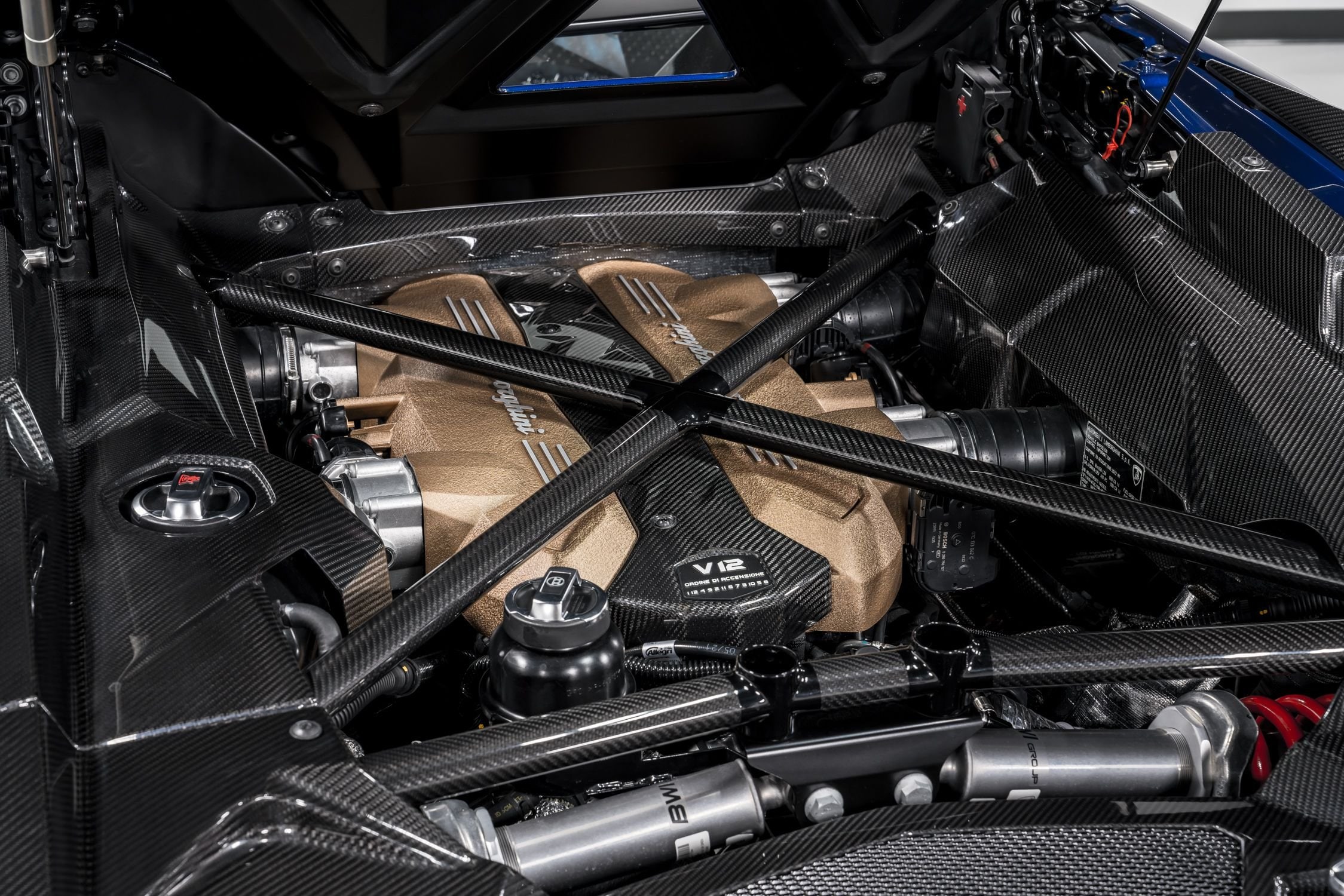 2022 Lamborghini Aventador Ultimae Roadster, 6/39