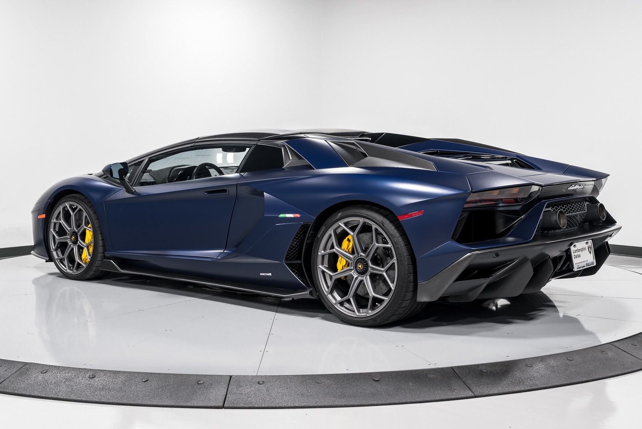 2022 Lamborghini Aventador Ultimae Roadster, 20/39