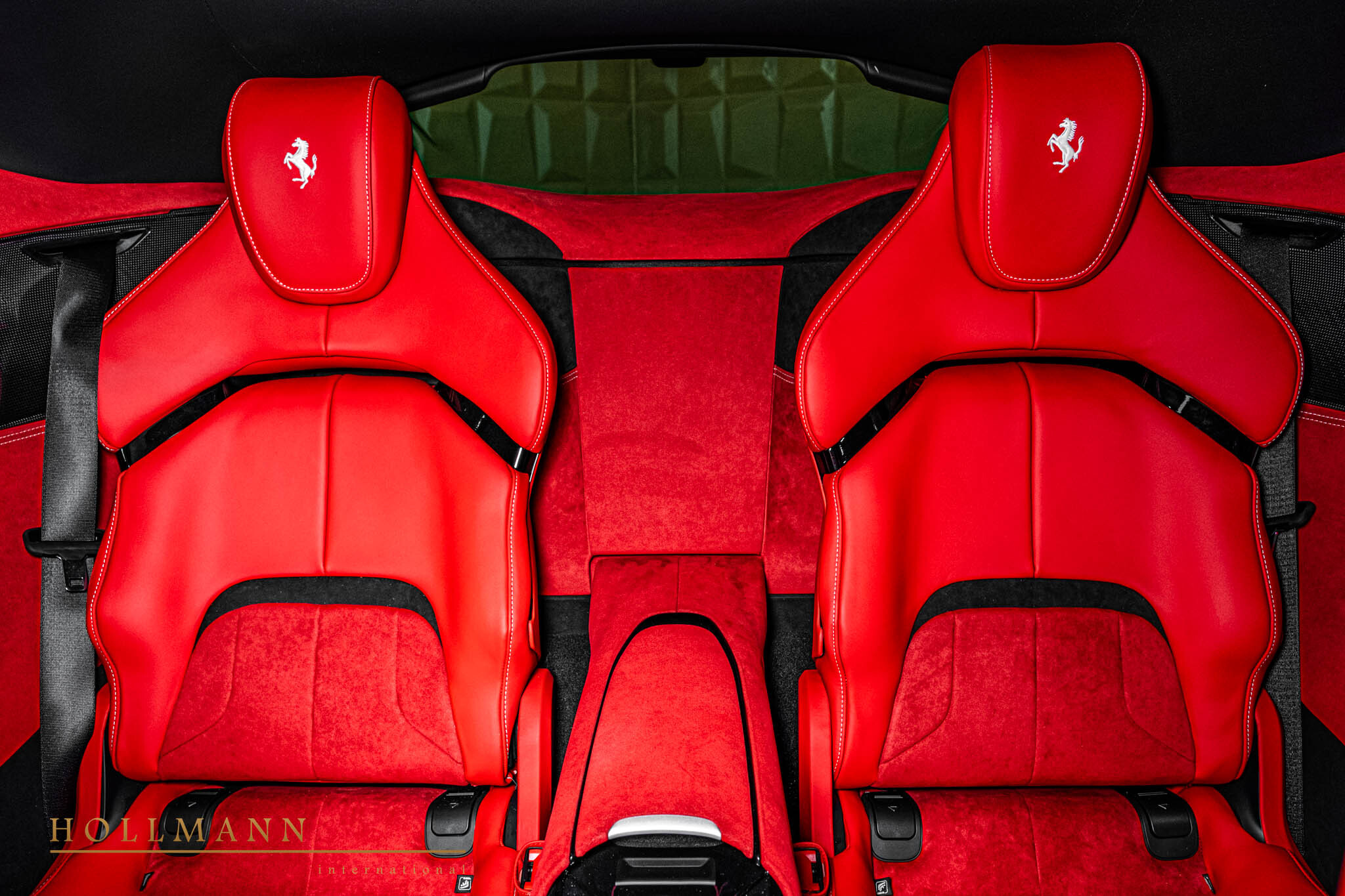 2025 Ferrari Purosangue, 3/19