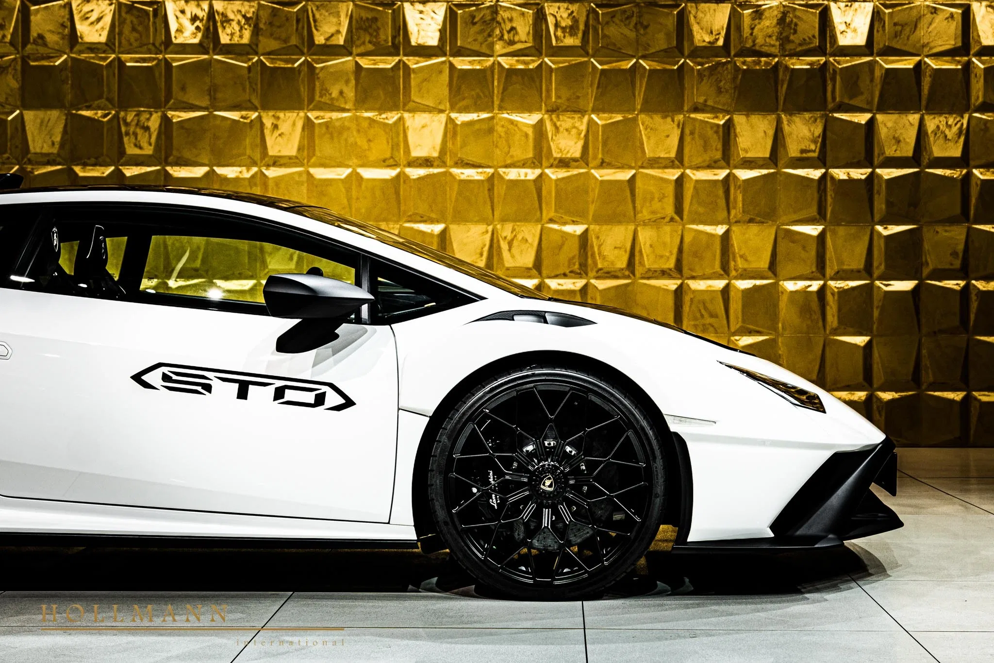 2025 Lamborghini Huracán STO for sale, exterior, Bianco
