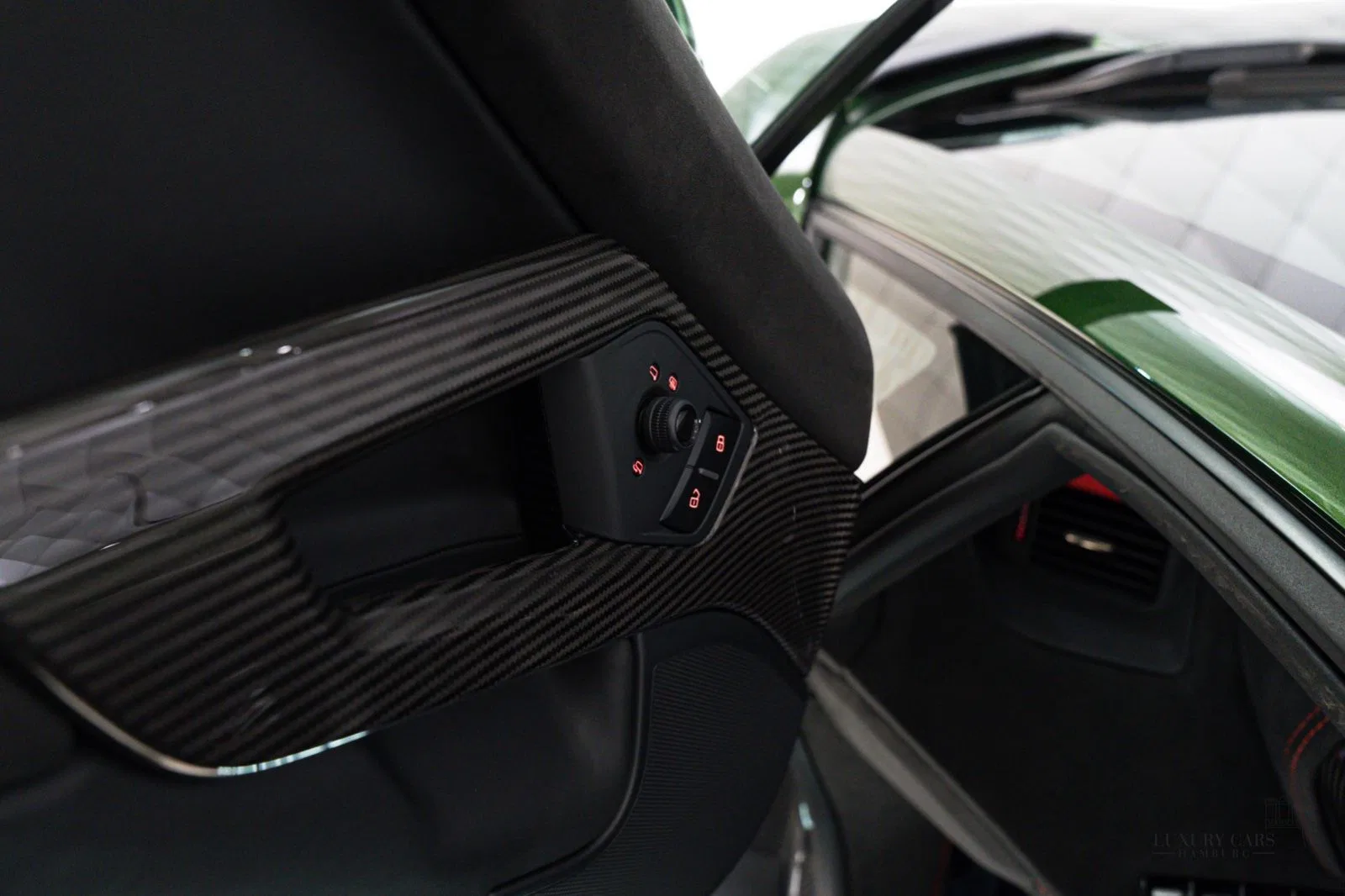 2022 Lamborghini Aventador Ultimae interior, Alcantara
