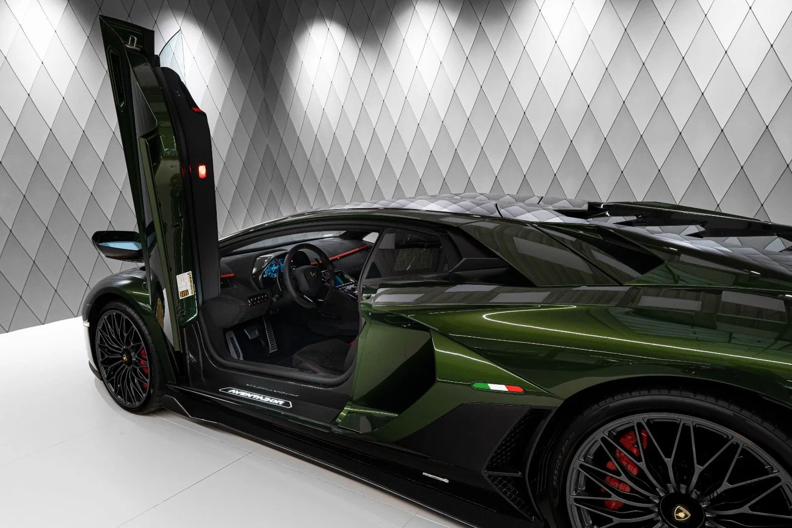 2022 Lamborghini Aventador Ultimae for sale, exterior, Green