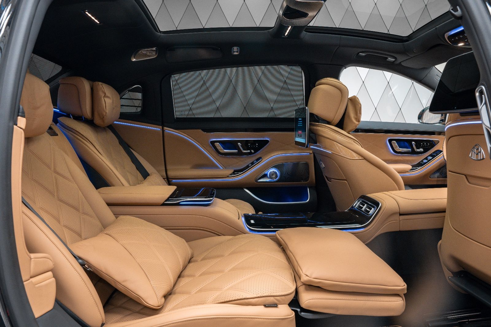 2023 Maybach S 680 by Virgil Abloh, 4/17