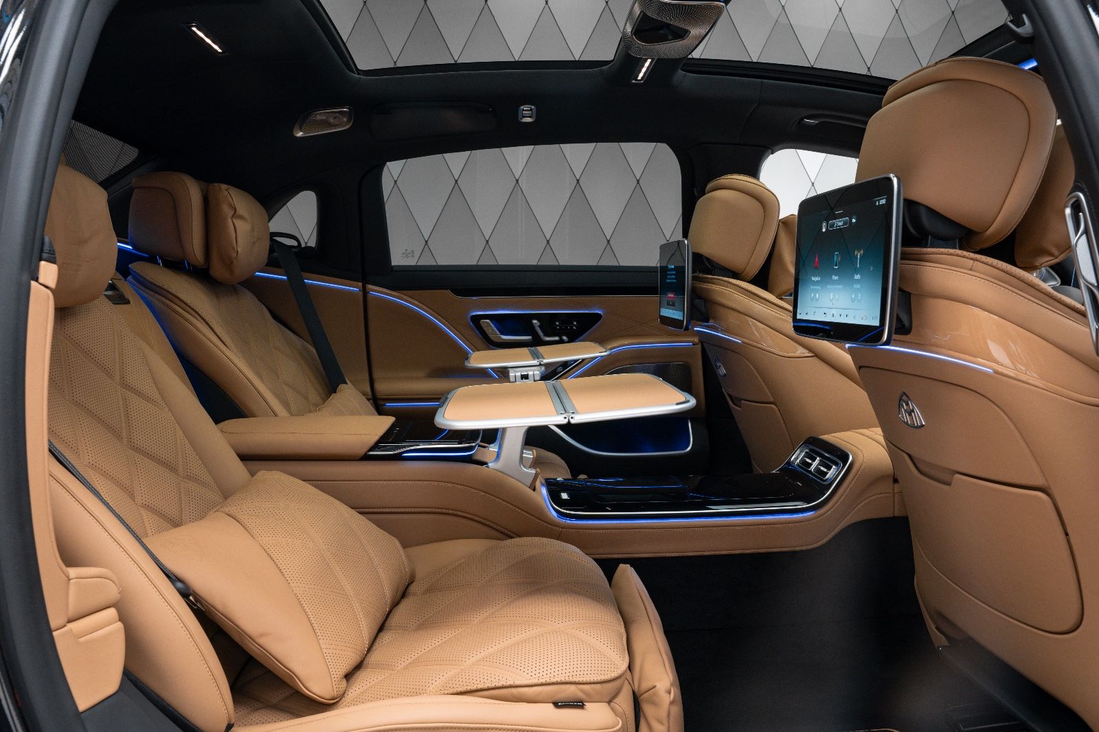 2023 Maybach S 680 by Virgil Abloh, 5/17