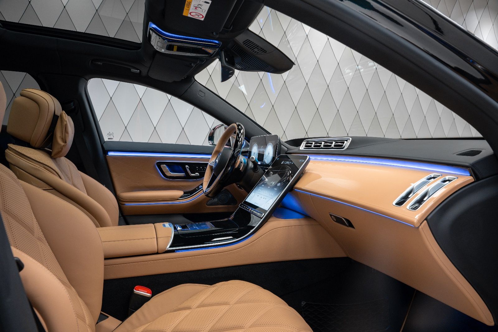 2023 Maybach S 680 by Virgil Abloh, 11/17