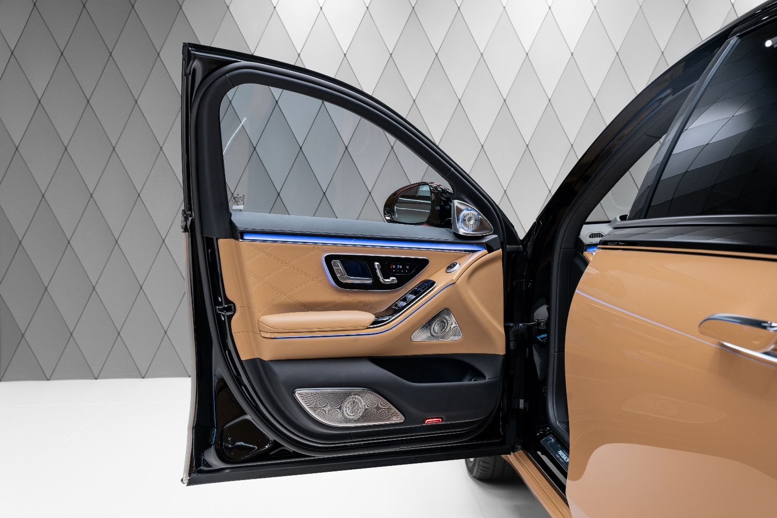 2023 Maybach S 680 by Virgil Abloh, 14/17