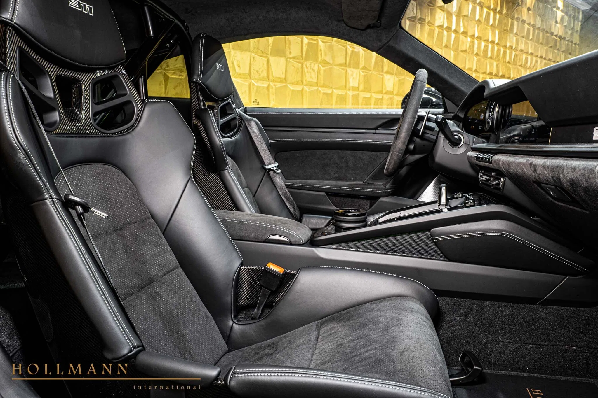2025 Porsche 911 Dakar interior, seats, Race-Tex Black