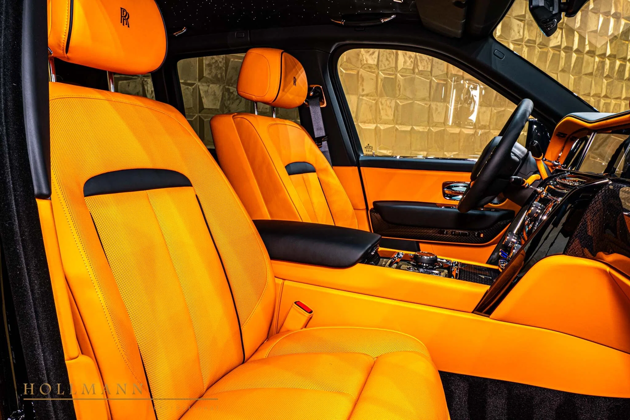 2025 Rolls-Royce Cullinan Black Badge interior, seats