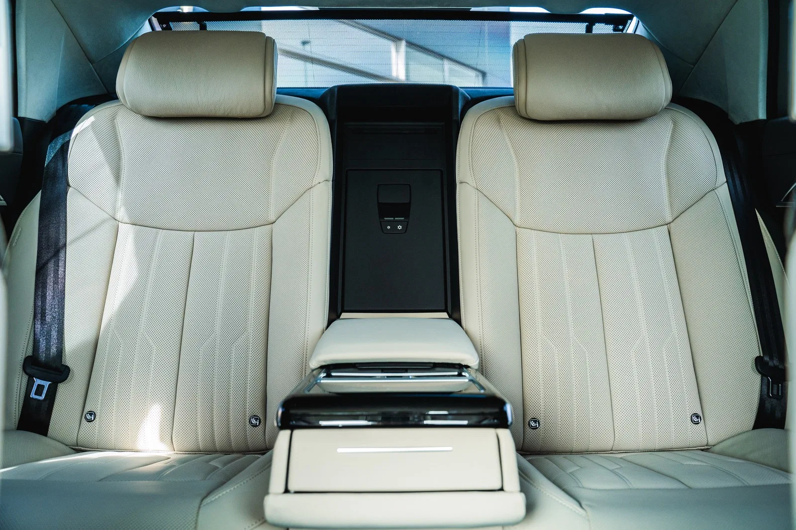 2025 Armored Audi A8 interior, seats, Perlmutt Beige Leather