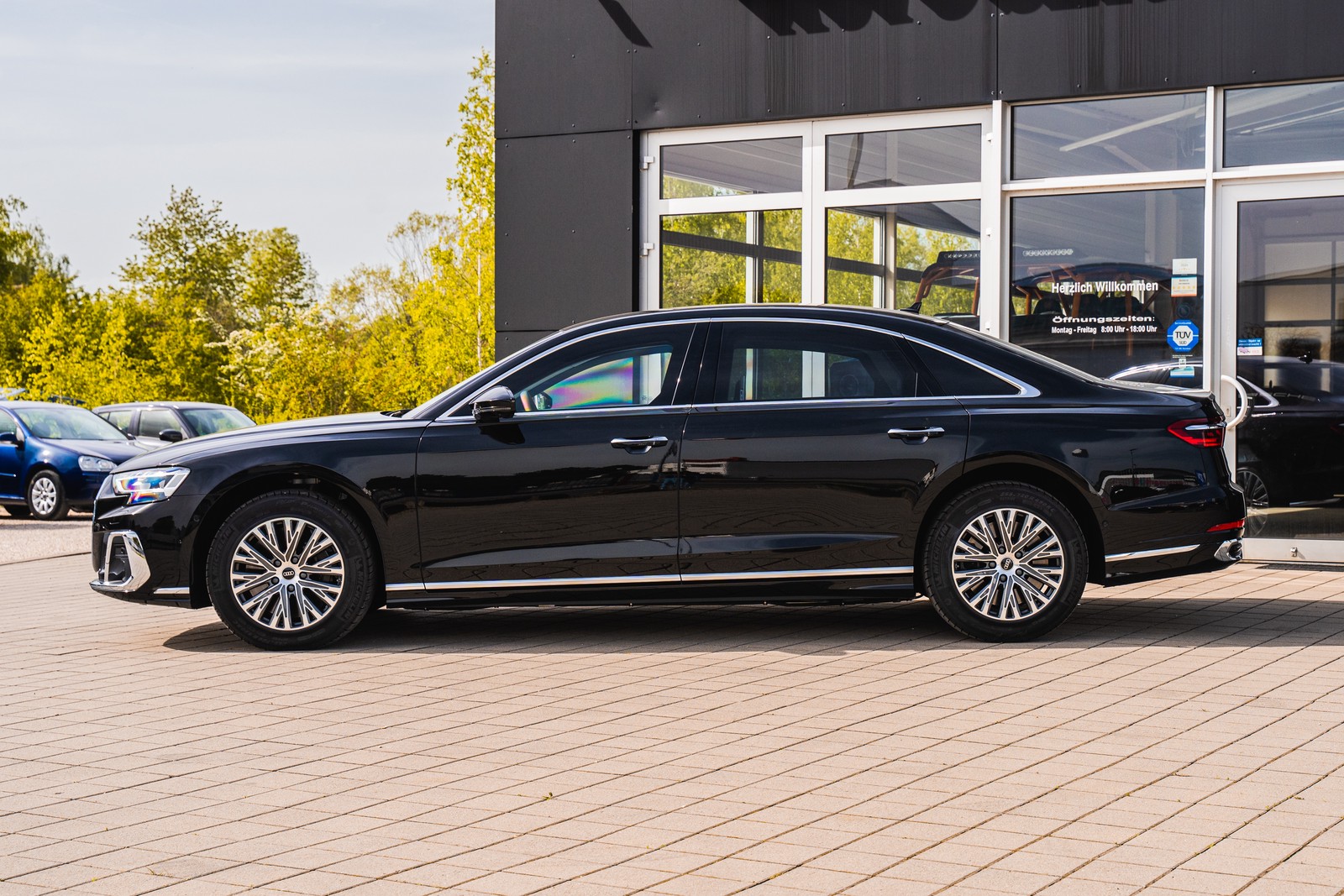 2025 Armored Audi A8, 16/28