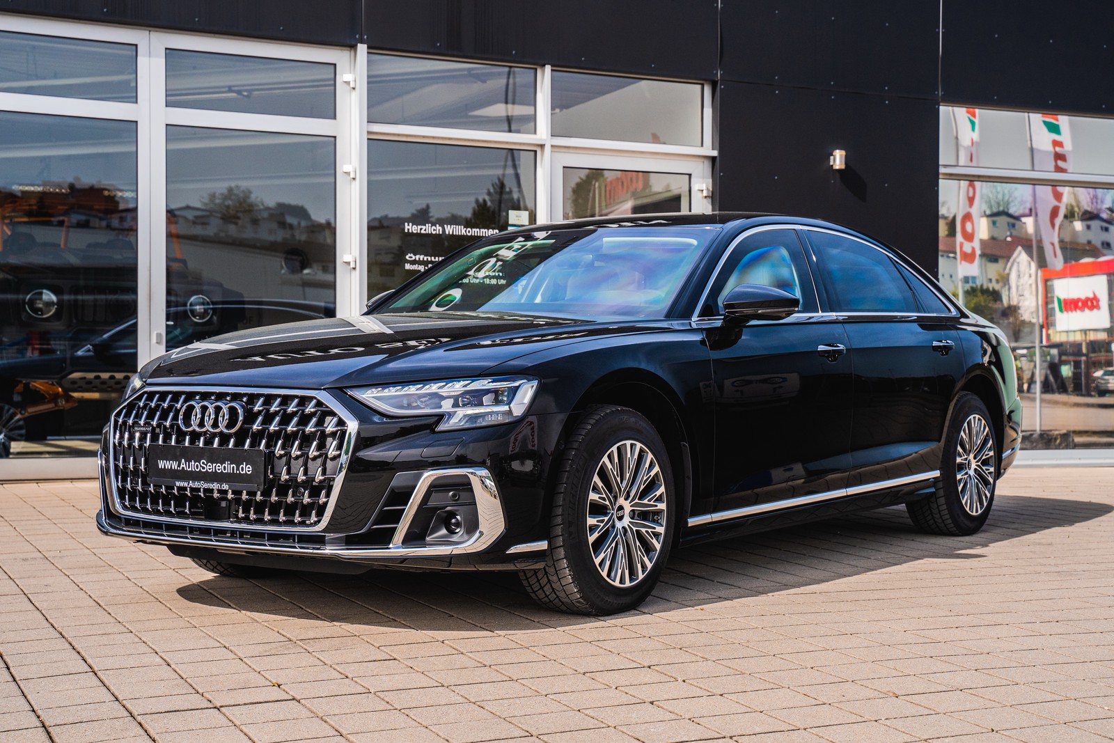 2025 Armored Audi A8, 18/28