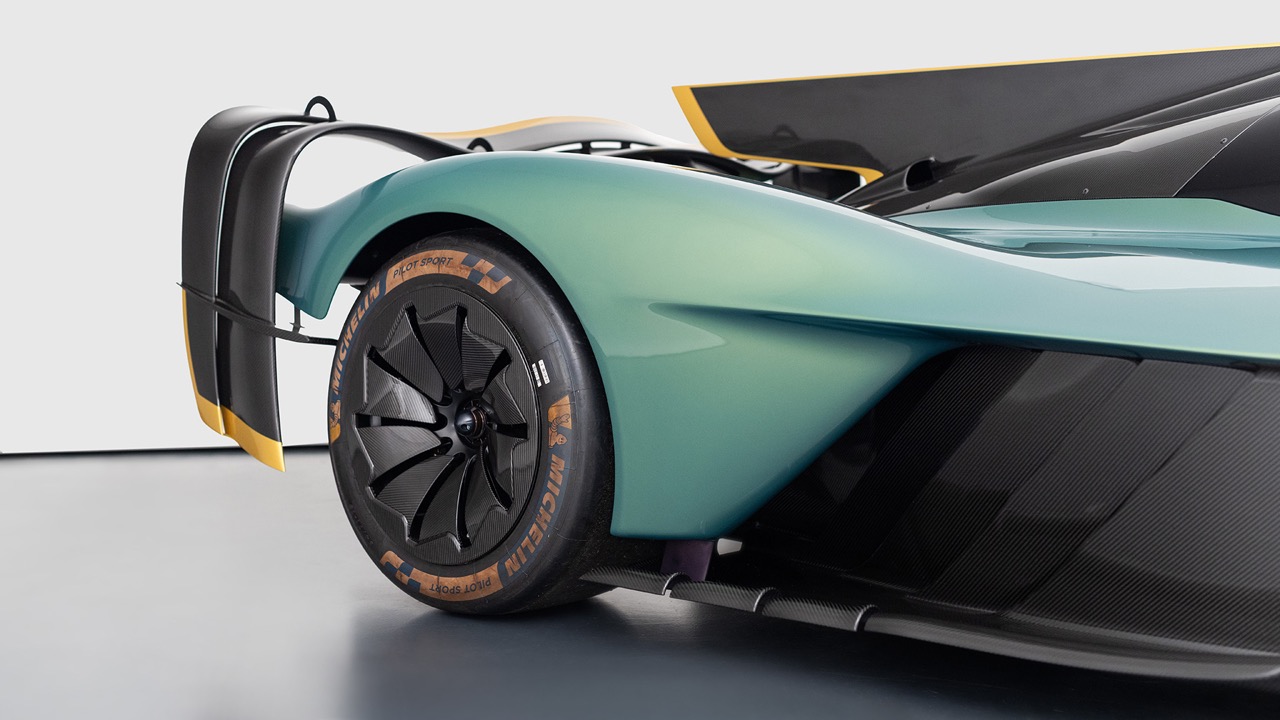 2023 Aston Martin Valkyrie AMR Pro, 13/20