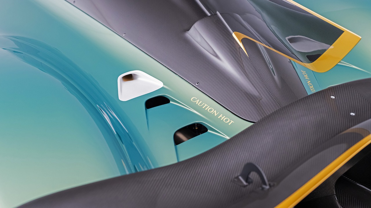 2023 Aston Martin Valkyrie AMR Pro, 18/20