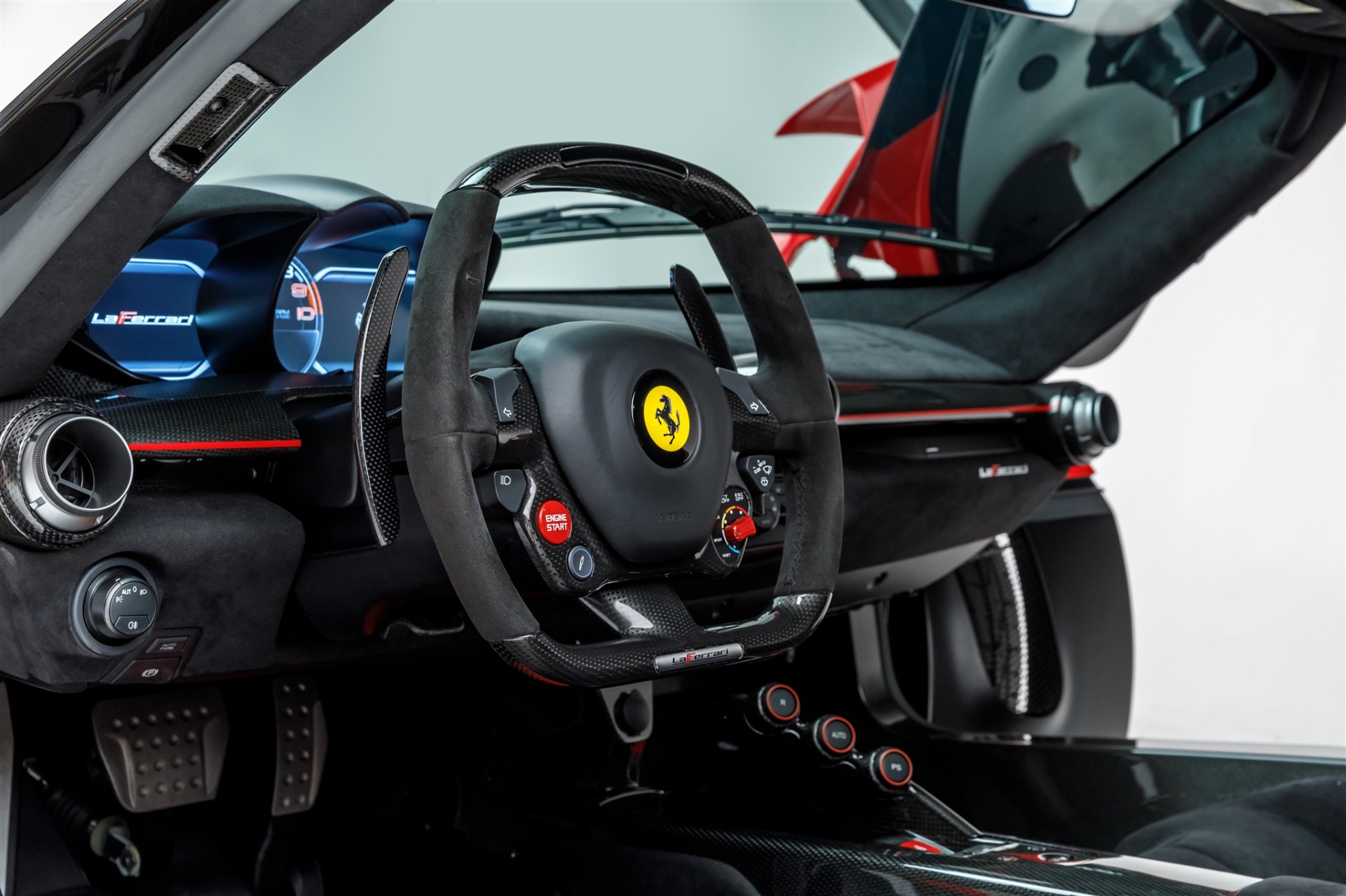 2015 Ferrari LaFerrari, 17/18