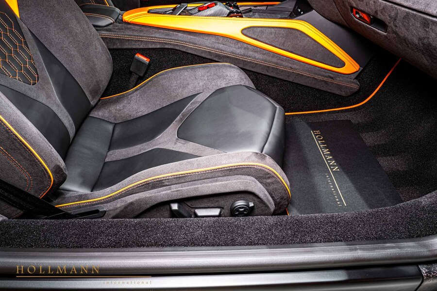 2025 Lamborghini Revuelto, 11/17