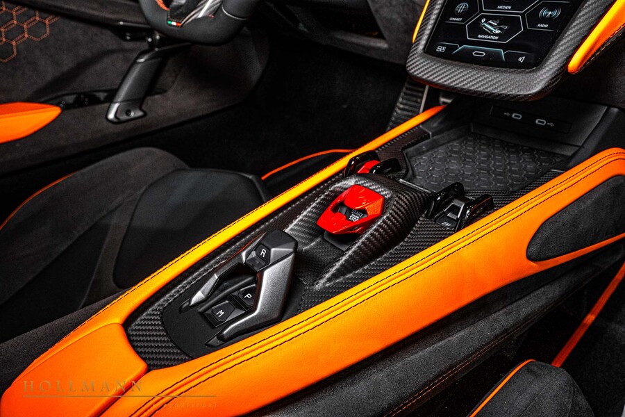 2025 Lamborghini Revuelto, 12/17