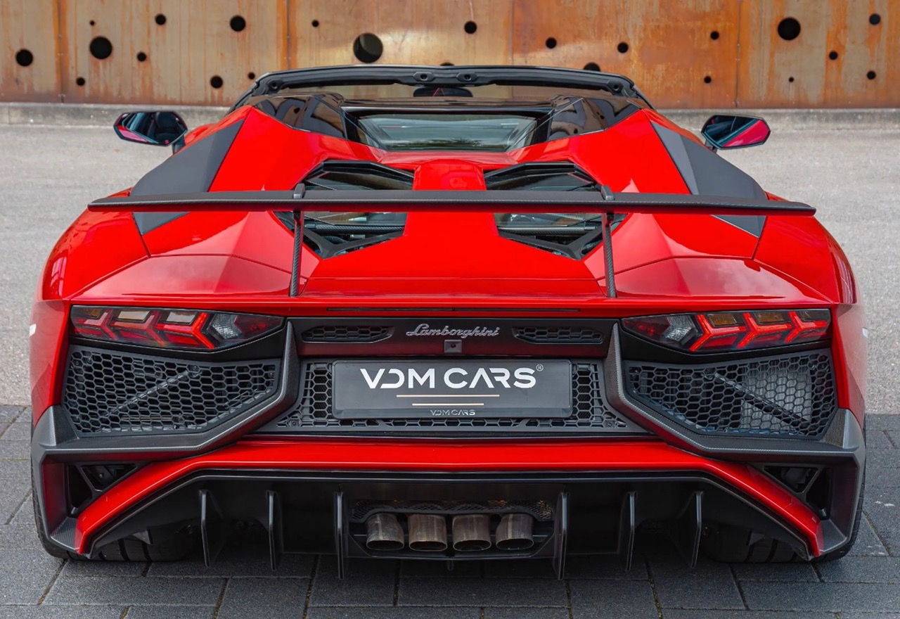 2017 Lamborghini Aventador SV Roadster, 3/16