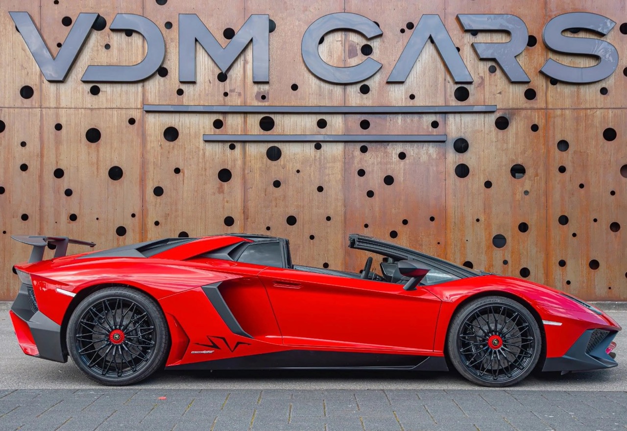 2017 Lamborghini Aventador SV Roadster, 5/16