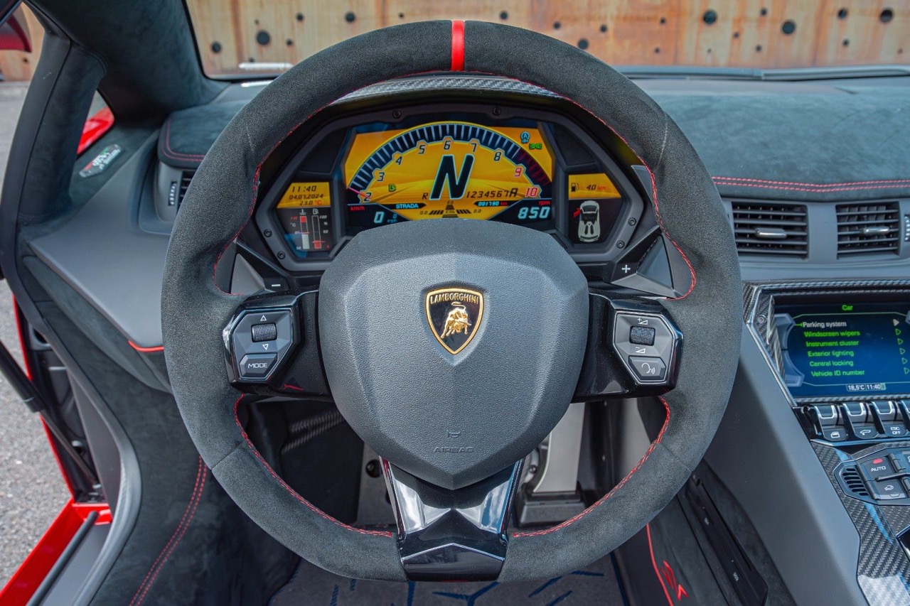 2017 Lamborghini Aventador SV Roadster, 6/16