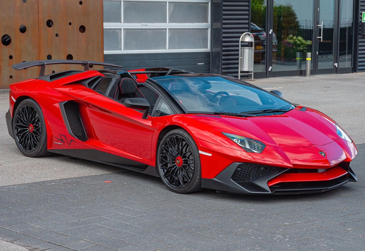 2017 Lamborghini Aventador SV Roadster, 9/16