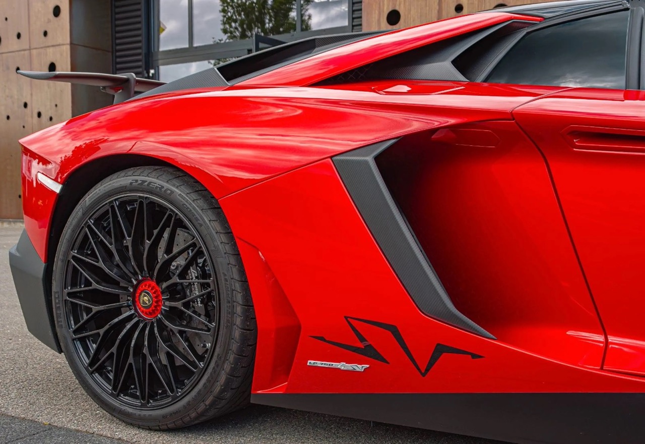 2017 Lamborghini Aventador SV Roadster, 14/16