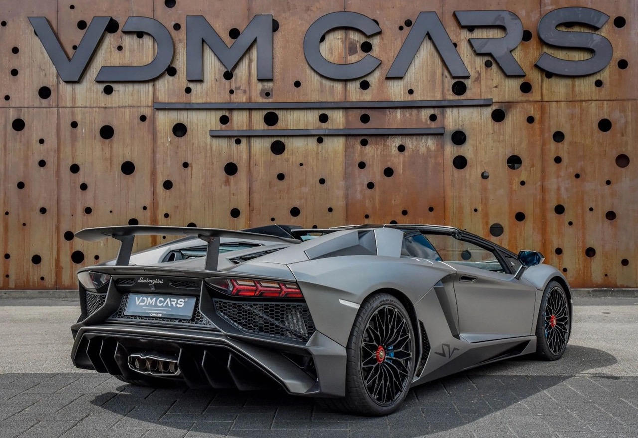 2017 Lamborghini Aventador SV Roadster, 18/20
