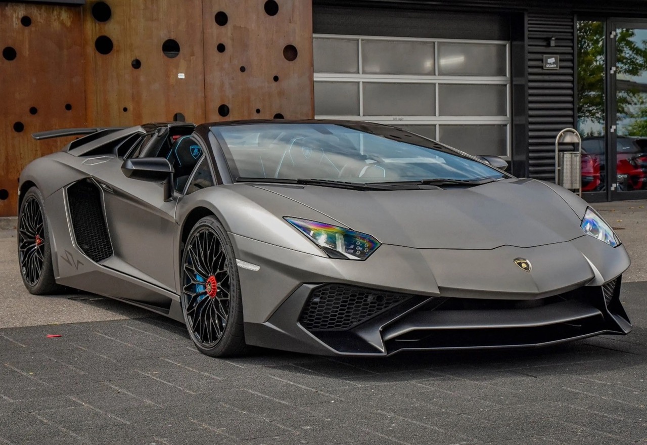 2017 Lamborghini Aventador SV Roadster, 19/20