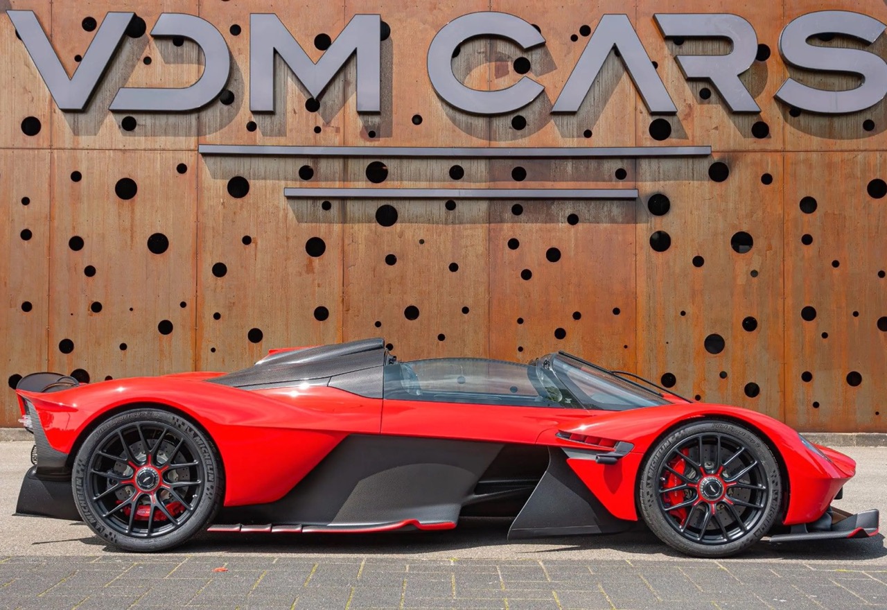 2024 Aston Martin Valkyrie Spider, 4/16