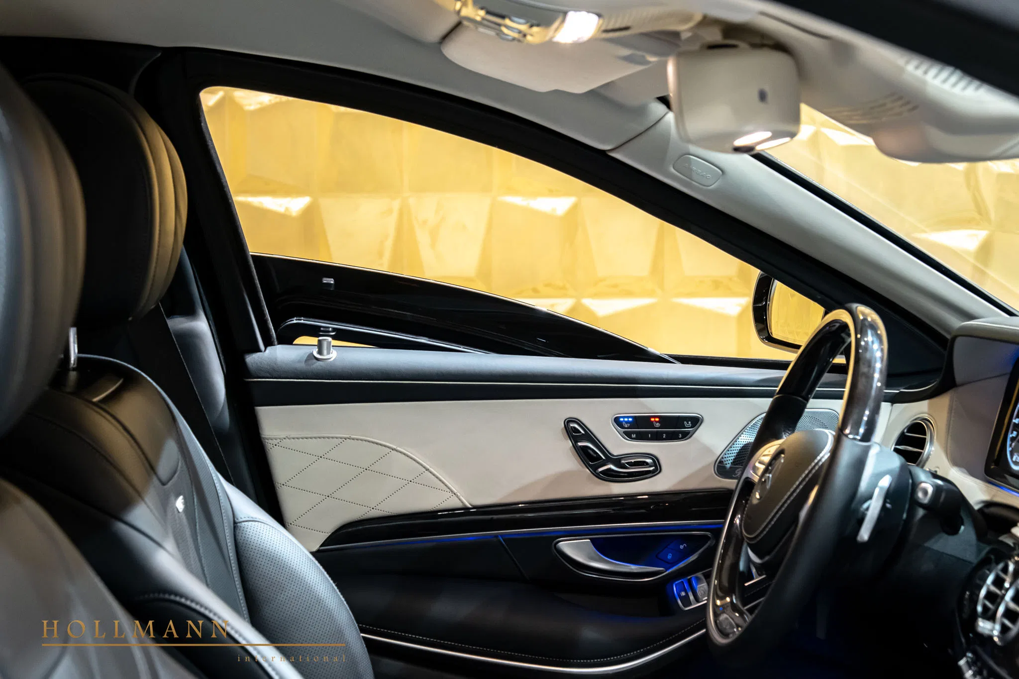 2025 Mercedes-Maybach S 650 Pullman Armoured interior, door panel, Leather Beige