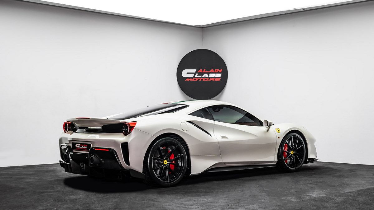 2020 Ferrari 488 Pista, 2/18