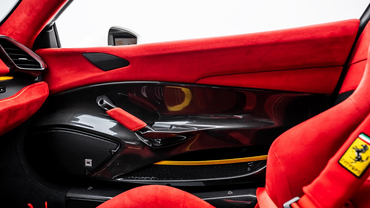 2020 Ferrari 488 Pista, 8/18